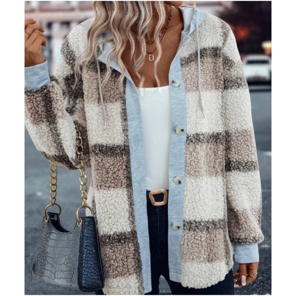 012 Cozy Plaid Print Button Down Teddy Jacket Shacket - Picture 4 of 7